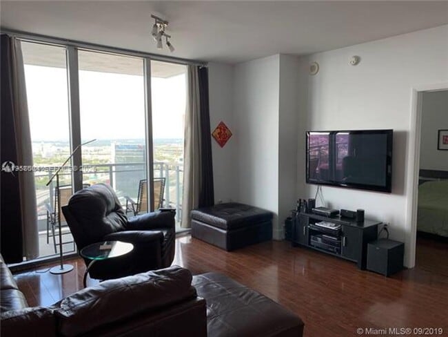 Foto del edificio - 90 SW 3rd St