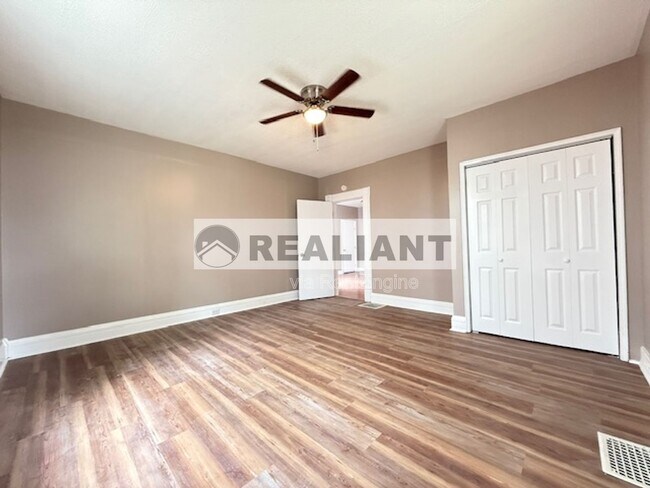 Building Photo - 128 W 31st St