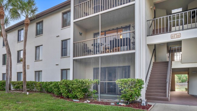 Foto del edificio - 1871 Pine Ridge Way W