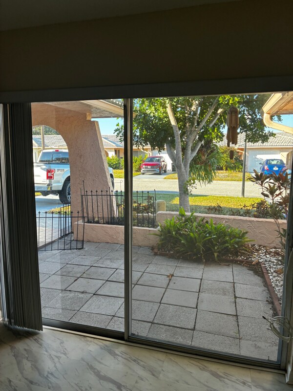 Foto del edificio - 5428 Larchmont Ct