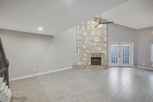 Foto del edificio - 8406 Echo Creek Ln
