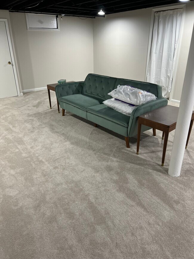 Foto del edificio - 8627 Mockingbird Ln