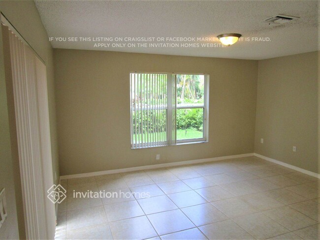 Foto del edificio - 11647 NW 52nd Ct