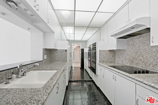Building Photo - 10701 Wilshire Blvd
