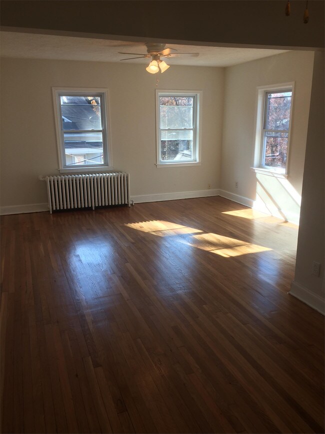 Foto del edificio - 1323 Anacostia Rd SE