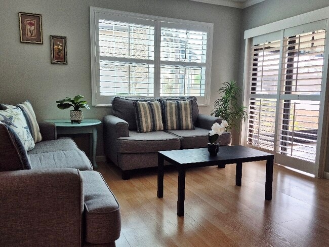 Foto del edificio - 19505 Quesada Ave