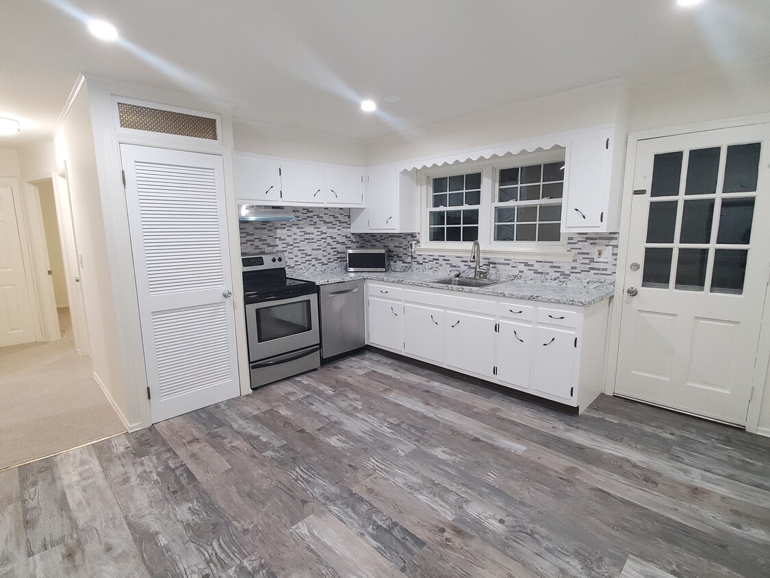 1309 Hope St Unit B7, Stamford, CT 06907 Condo for Rent in Stamford, CT