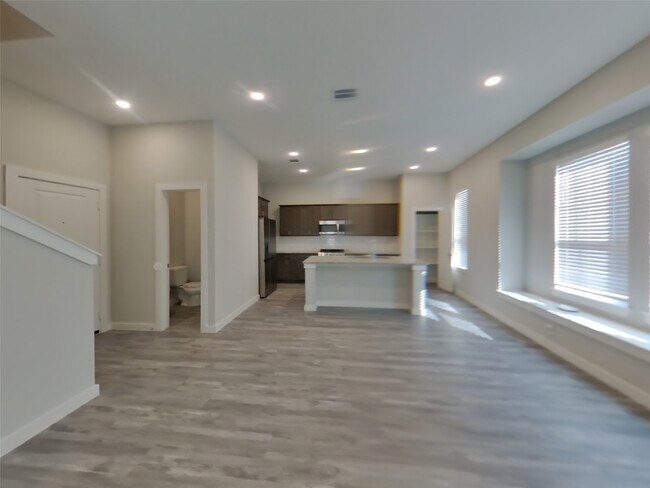 Building Photo - 4918 San Fabiano Ct