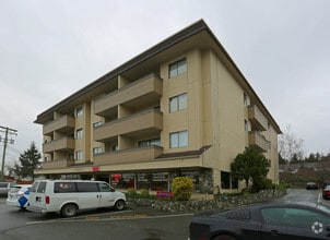 Building Photo - Lakehill Villa