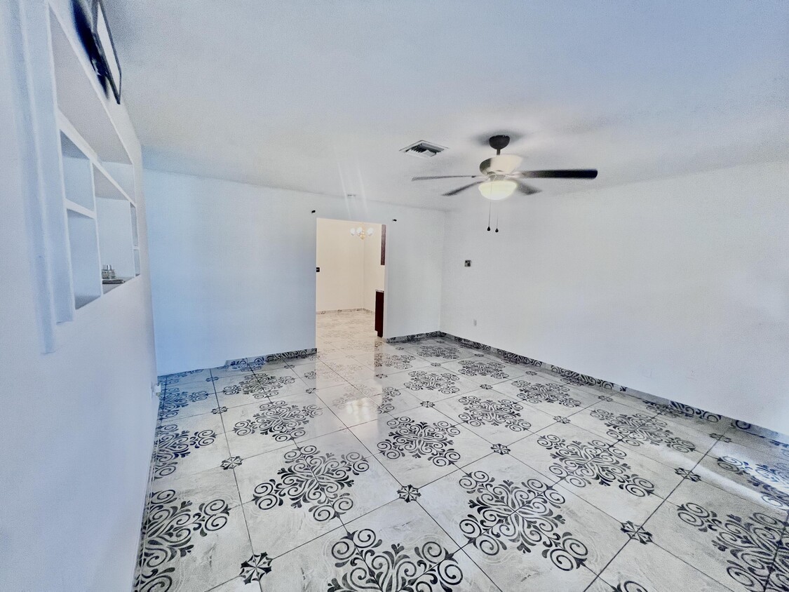 Foto del edificio - 4630 Myrtle Ln