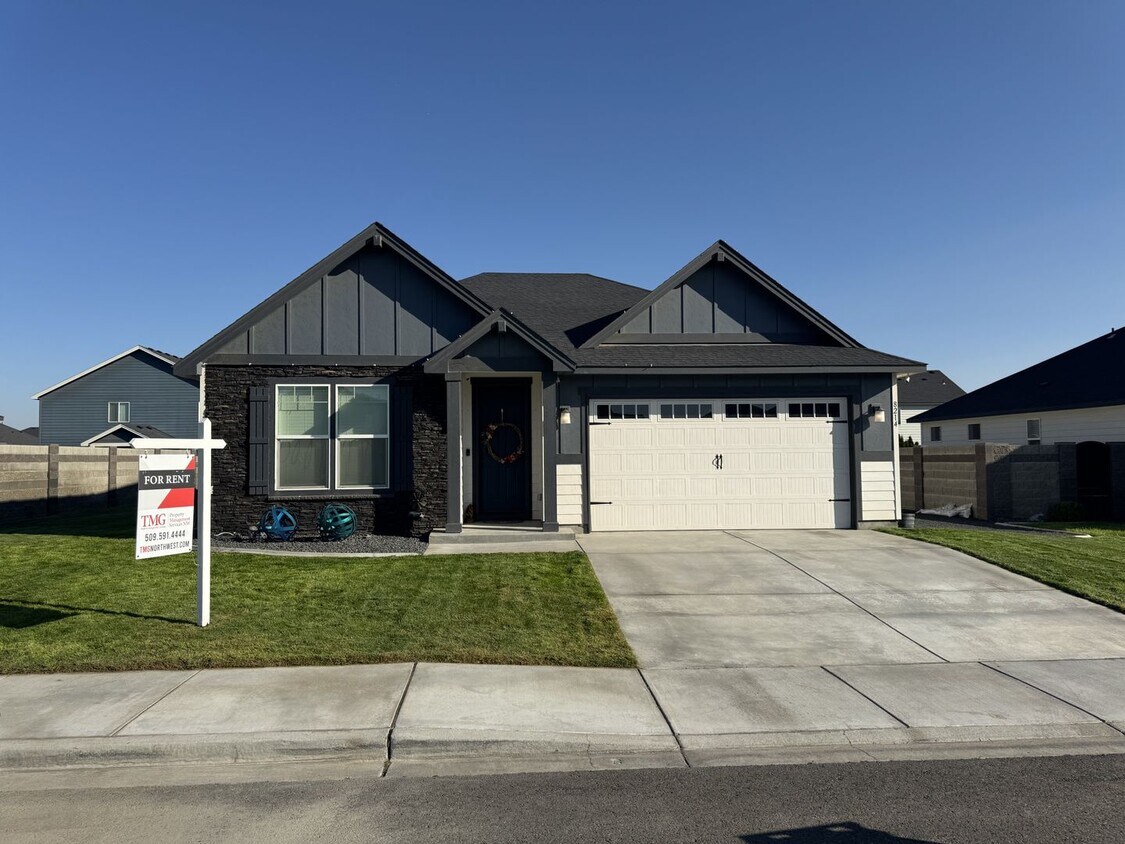 Foto principal - Welcome Home! 3 bed/2 bath in West Richland