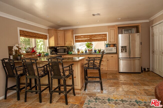 Foto del edificio - 24748 Long Valley Rd