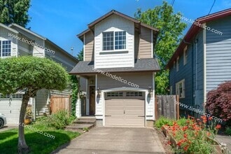 Building Photo - 3909 SE Crystal Springs Blvd