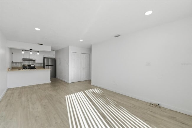 Building Photo - 2955 SE 53rd Ct