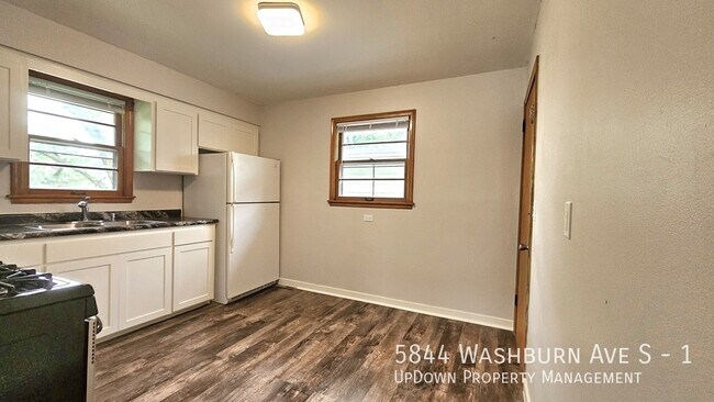 Foto del edificio - 5844 Washburn Ave S