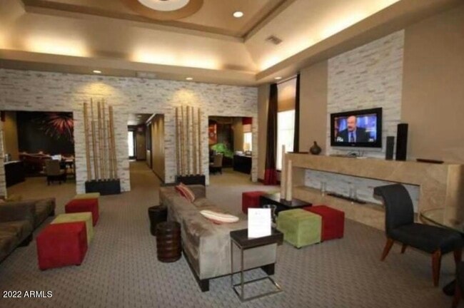 Foto del edificio - 5345 E Van Buren St