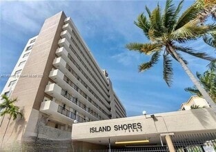 Building Photo - 2903 N Miami Beach Blvd