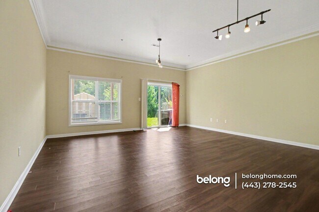 Building Photo - 2532 Emerson Dr