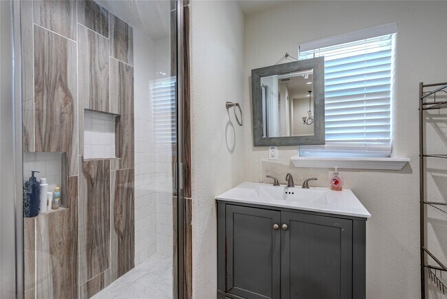 Foto del edificio - 909 32nd St