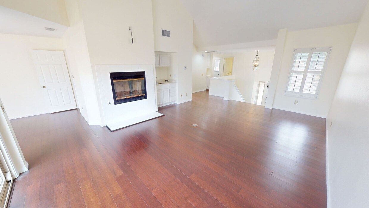 Primary Photo - Spacious 3 bedroom | Cays with partial oce...