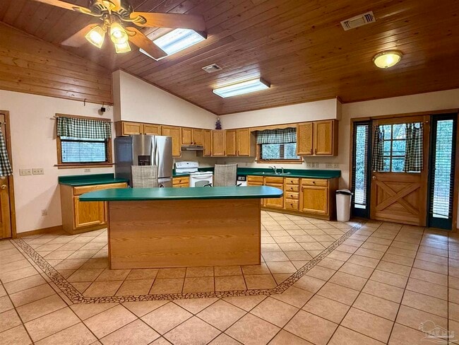 Foto del edificio - 7769 Lakeside Dr