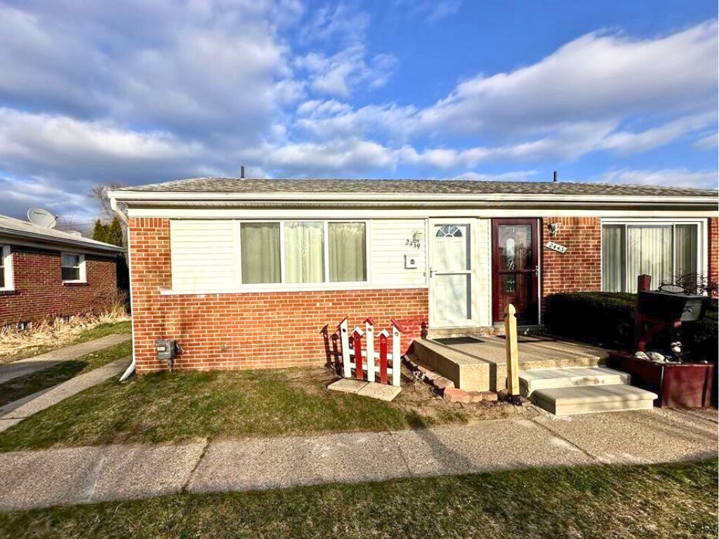 Primary Photo - 2439 Stieber St