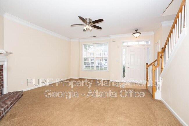 Building Photo - 1750 Heights Cir