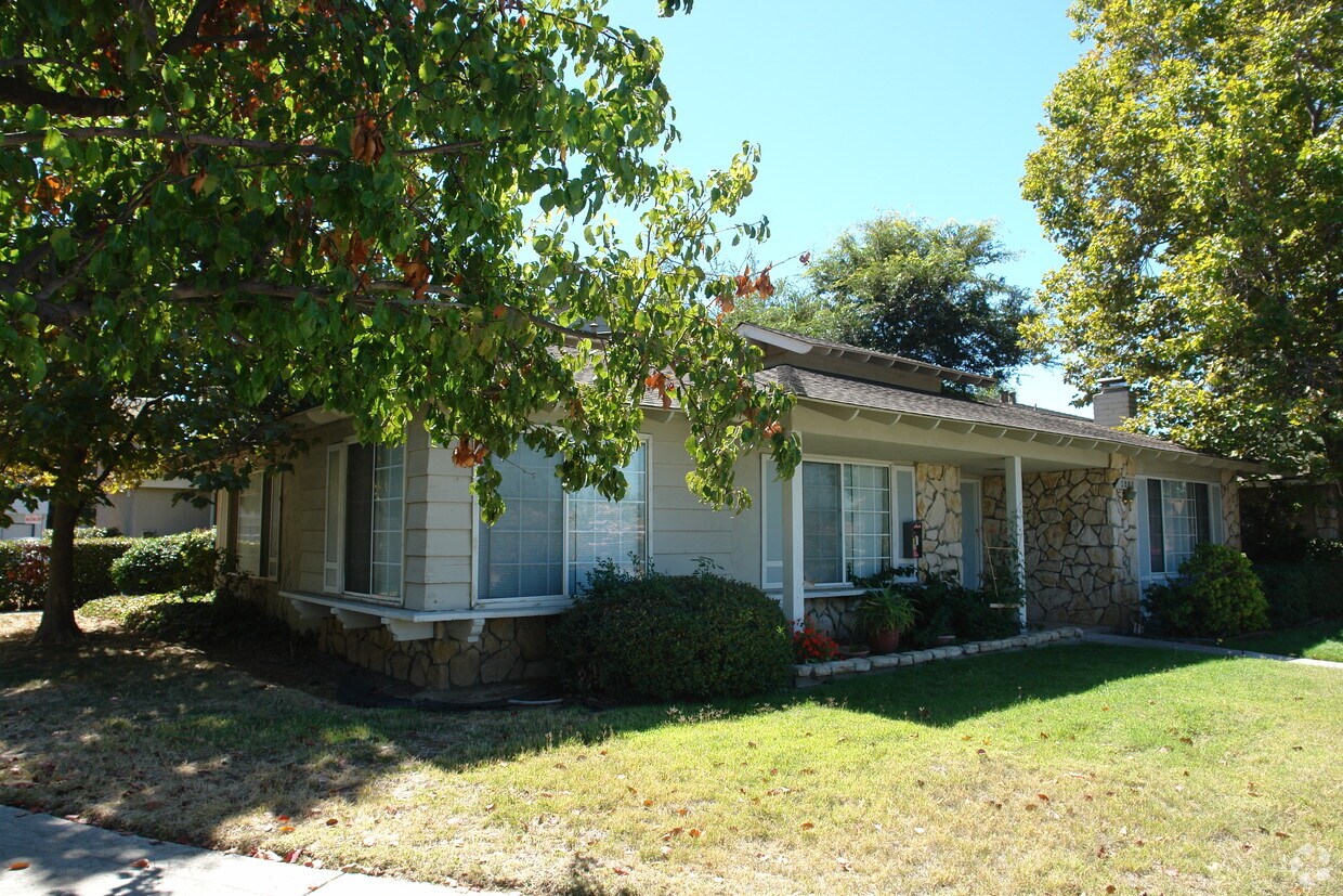 Building Photo - 1980 Southwest Expy