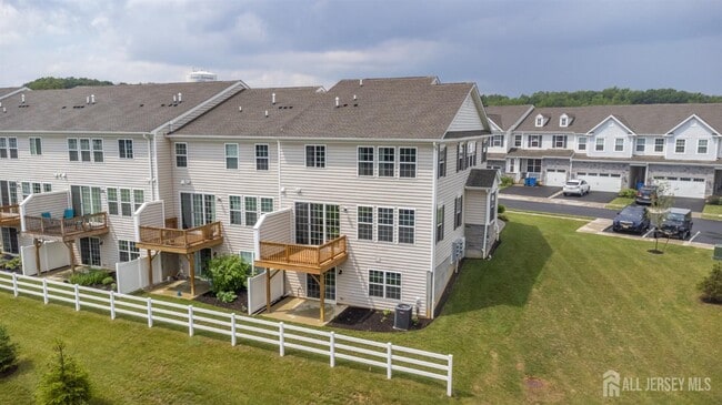 Building Photo - 601 Charleston Dr