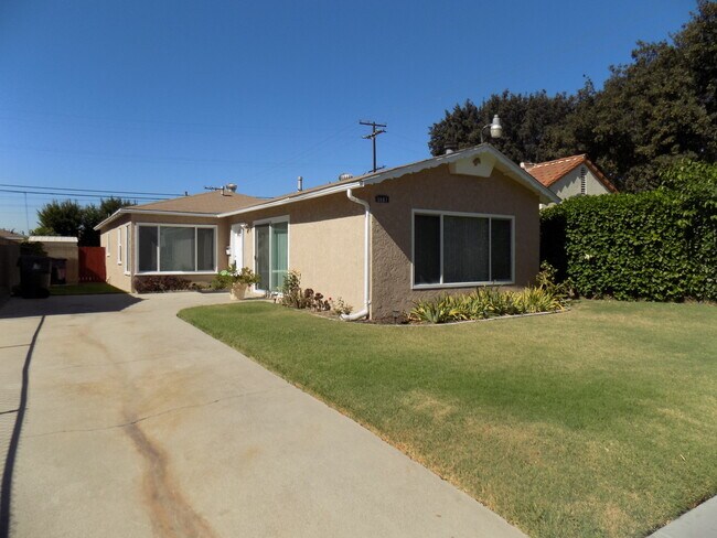 Building Photo - Large 4BD-2BA House in North Long Beach fo...