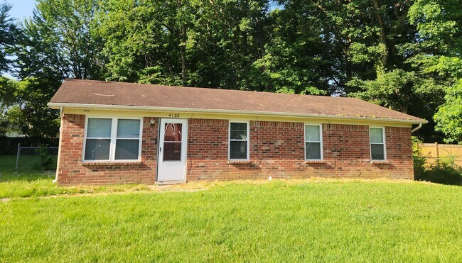 Updated 4 bedroom 1.5 bath home located in... - Updated 4 bedroom 1.5 bath home located in...