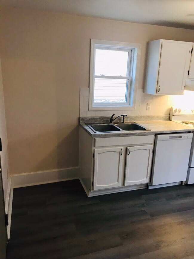 Foto del edificio - 3813 Dexter Ave