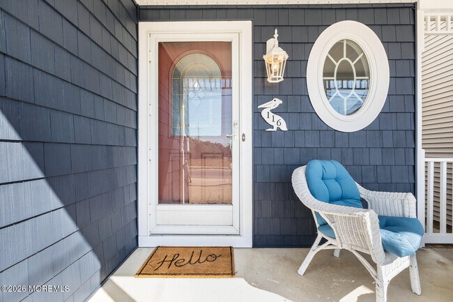 Foto del edificio - 116 Sunset Dr N