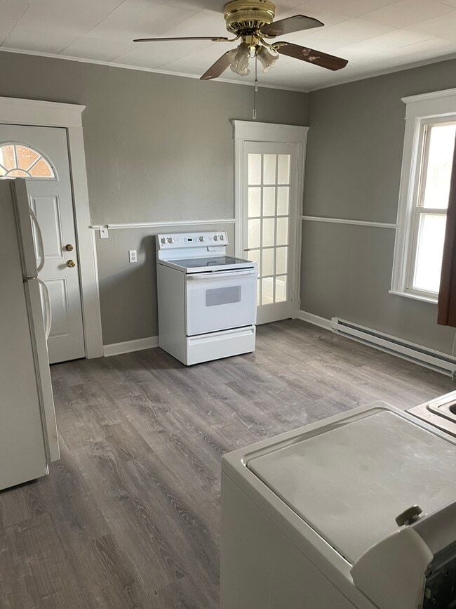 Building Photo - 715 Grattan St