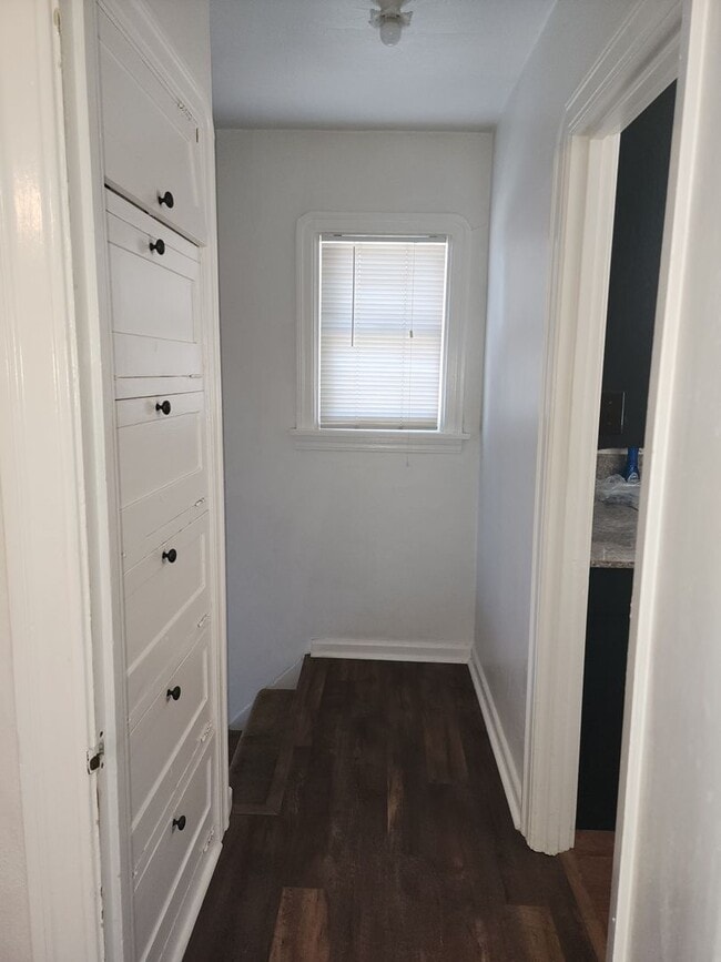 Building Photo - M508LA  ( Placement only property)