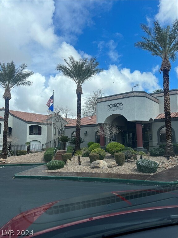 Foto del edificio - 950 Seven Hills Dr