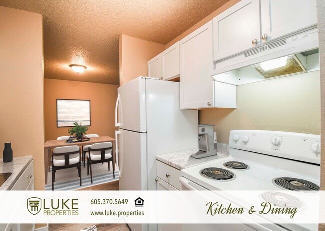 Building Photo - 405 S Sycamore Ave