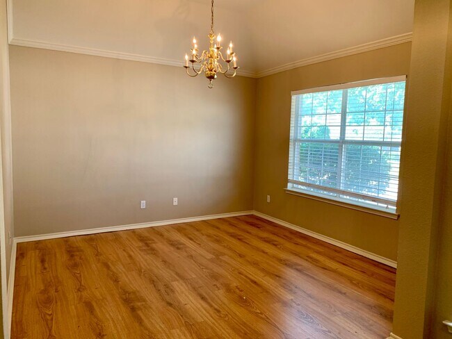 Building Photo - Cavender