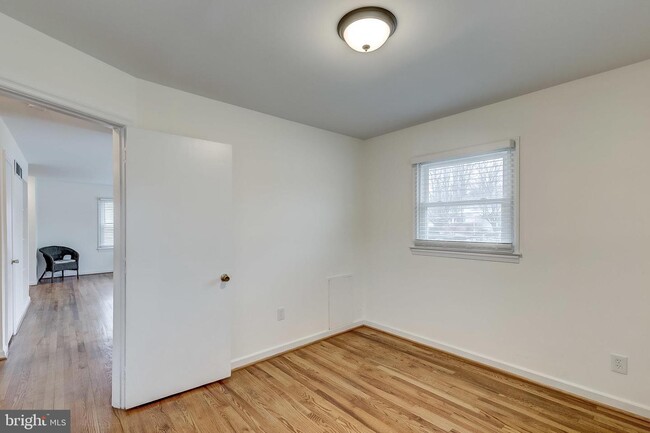 Building Photo - 635 Blandford St