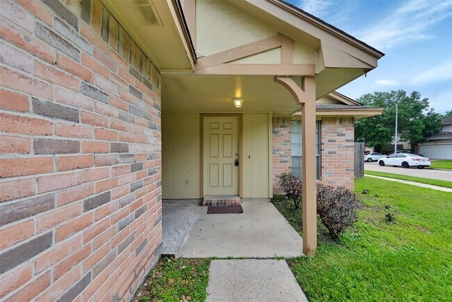 Foto del edificio - 10302 Bushy Creek Dr