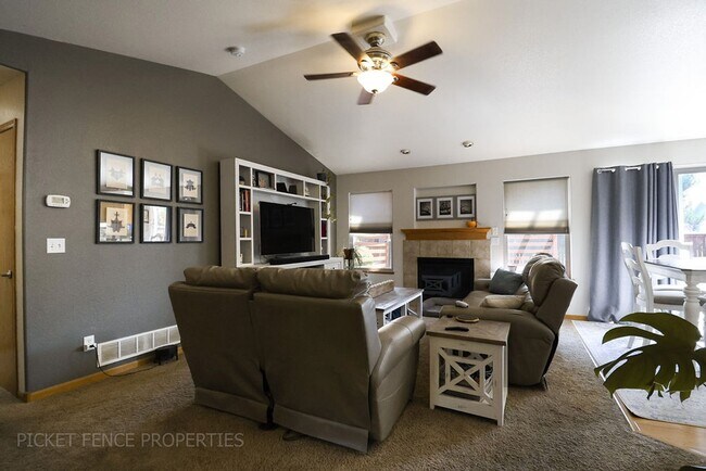 Foto del edificio - 5 Bedroom, Beautiful Home in Loveland!