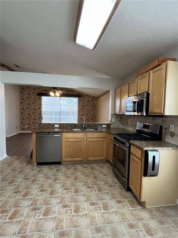 Building Photo - 12412 Castlemain Trail