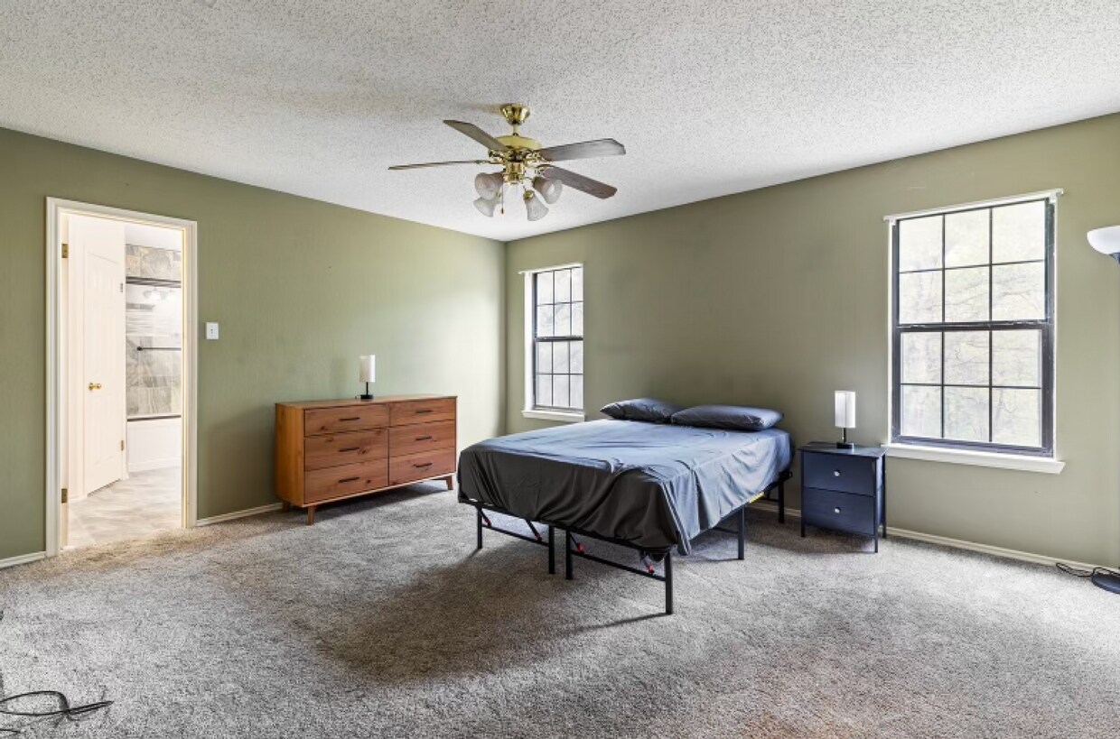 1048 Eagle Canyon Dr Unit 1, China Spring, TX 76633 Room for Rent in