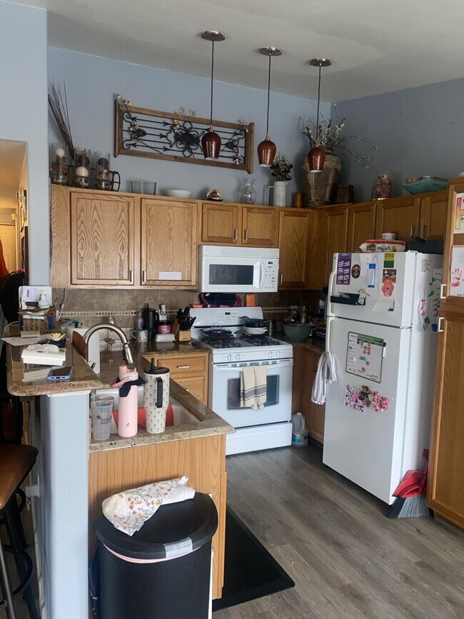 Building Photo - "Charming 3-Bed, 2-Bath Condo Retreat in Highlands Ranch – Spacious 1,291 Sq Ft Home Awaits!"