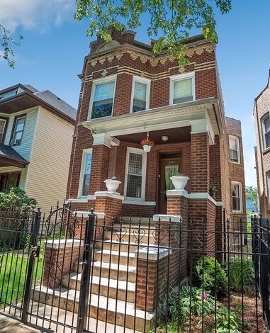 Primary Photo - 2424 N Lawndale Ave