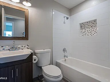 Foto del edificio - 1004 W Fogal Way