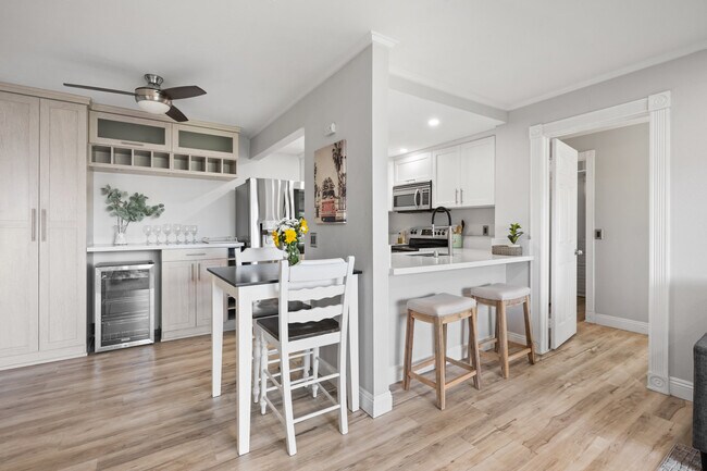 Building Photo - 3078 Broadway