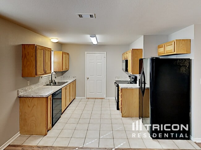 Building Photo - 213 Dean Ct