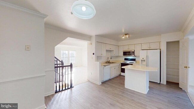 Building Photo - 26071 Ridge Manor Dr