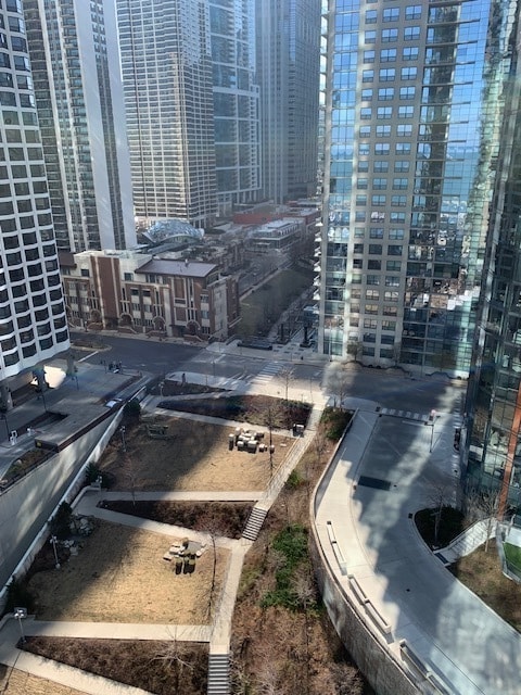 Building Photo - 211 N Harbor Dr